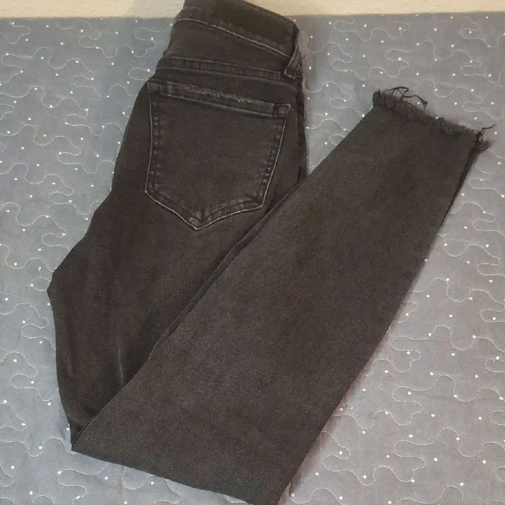 CELLO Women's Black Distressed Jeans size 5